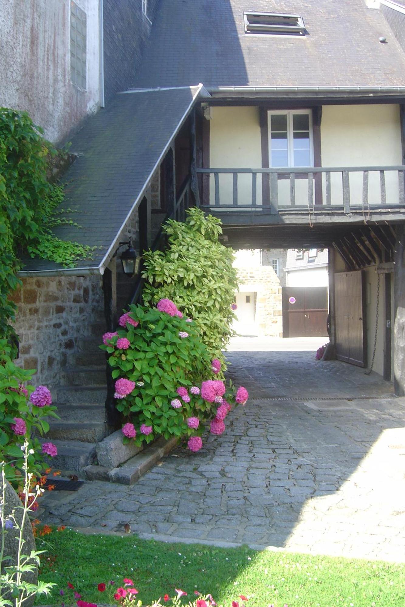 Hotel De La Croix D'Or Avranches Exterior photo